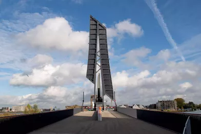 Le mât du pont mobile Prince Claus deDordrecht, le 26 octobre 2021