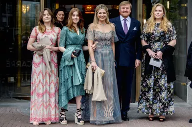 La princesse Catharina-Amalia des Pays-Bas avec ses parents et ses sœurs, le 12 mai 2021