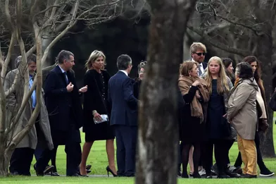 La reine Maxima des Pays-Bas, avec le roi Willem-Alexander et leurs filles, aux funérailles de son père Jorge Zorreguieta à Buenos Aires, le 10 août 2017