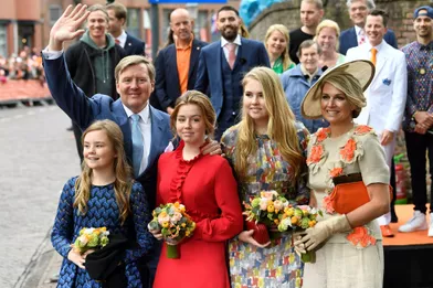 Le roi Willem-Alexander et la reine Maxima des Pays-Bas avec les princesses Ariane, Alexia et Catharina-Amalia à Amersfoort, le 27 avril 2019