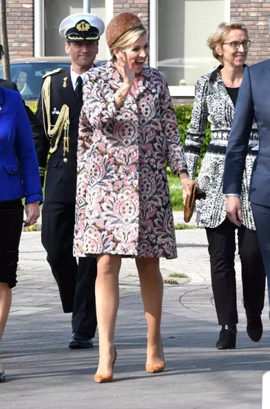 La reine Maxima des Pays-Bas dans son manteau Natan oversize à Lelystad, le 20 avril 2017