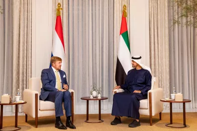 Le roi Willem-Alexander des Pays-Bas avec le sheikh Mohammed ben Zayedà Abou Dhabi, le 2 novembre 2021