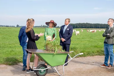 La reine Maxima et le roi Willem-Alexander des Pays-BasàOlst-Wijhedans le Salland, le 14 septembre 2021