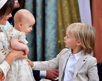 La princesse Sofia de suède avec les princes Gabriel et Julian à Drottningholm, le 14 août 2021
