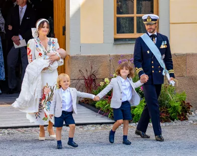 La princesse Sofia et le prince Carl Philip de Suède avec leurs trois fils les princes Alexander, Gabriel et Julian à Drottningholm, le 14 août 2021