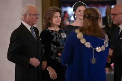 La princesse héritière Victoria avec ses parents la reine Silvia et le roi Carl XVI Gustaf de Suèdeà Stockholm, le 10 décembre 2021