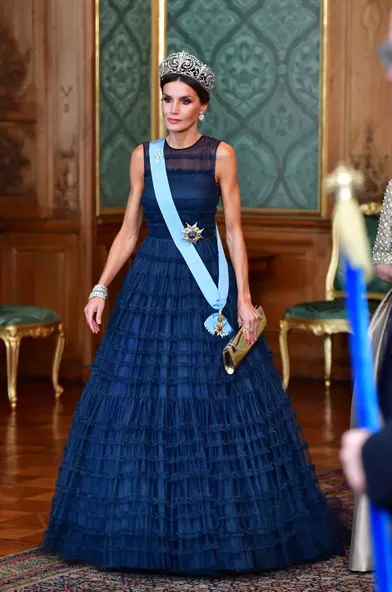 La reine Letizia d'Espagne dans une robe H&amp;M Conscious Exclusive à Stockholm, le 24 novembre 2021