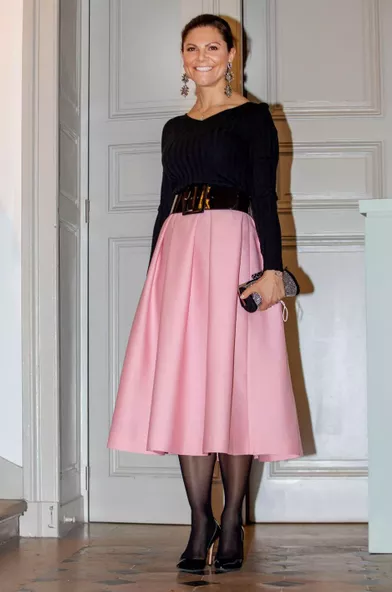 La princesse héritière Victoria de Suède dans un ensembleToteme à Paris, le 5 décembre 2021