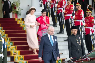 La reine Silvia et le roi Carl XVI Gustaf de Suède avec le président indonésien et son épouse à Jakarta, le 22 mai 2017
