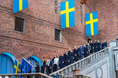 Les infirmiers et infirmières à qui la princesse Sofia de Suède remet les diplômes, à Stockholm le 9 juin 2017