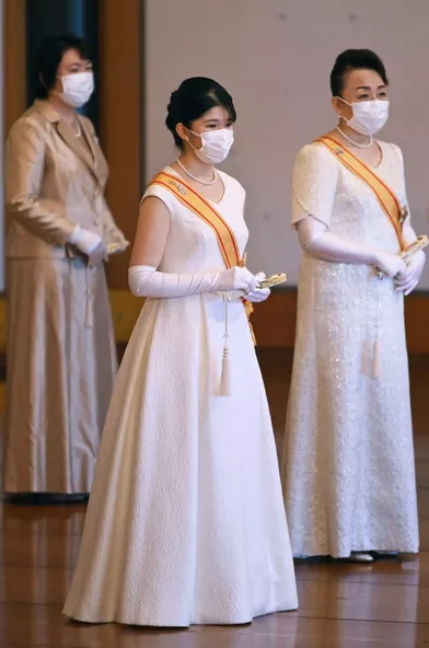 La princesse Aiko du Japon (à gauche) lors de la cérémonie de célébration du Nouvel an au Palais impérial à Tokyo, le 1er janvier 2022