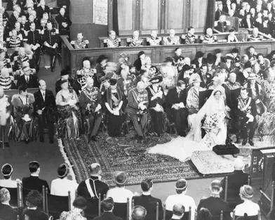 La princesse héritière Juliana des Pays-Bas et le prince Bernhard de Lippe-Biesterfeld, lors de leur mariage le 7 janvier 1937 à La Haye