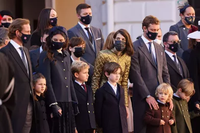 La famille princière monégasque, avec au centre Charlotte Casiraghi et son fils Raphaël,lors des célébrations de la Fête nationale monégasque à Monaco le 19 novembre 2021
