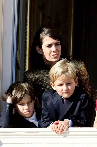Charlotte Casiraghi avec son fils Raphaël Elmaleh et son neveu Sasha Casiraghilors des célébrations de la Fête nationale monégasque à Monaco le 19 novembre 2021