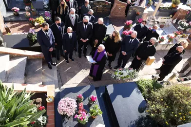 Le prince Albert II de Monaco auprès de la tombe de Joséphine Baker à Monaco, le 29 novembre 2021