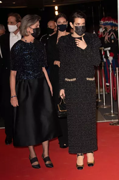 Charlotte Casiraghi avec sa mère la princesse Caroline de Hanovreà Monaco, le 19 novembre 2021