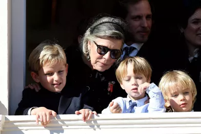 La princesse Caroline de Monaco avec ses petits-enfants Sacha, Stefano et Francesco Casiraghià la Fête nationale monégasque à Monaco le 19 novembre 2021