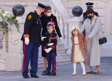 La princesse Gabriella et le prince Jacques de Monaco avec le prince Albert II, la princesse Caroline de Hanovre et la princesse Stéphanie de Monaco, le 19 novembre 2021