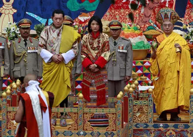 Le roi du BhoutanJigme Khesar Namgyel Wangchuck et Jetsun Pema, lors de la cérémonie bouddhiste de leur mariage, à Punakha le 13 octobre 2011