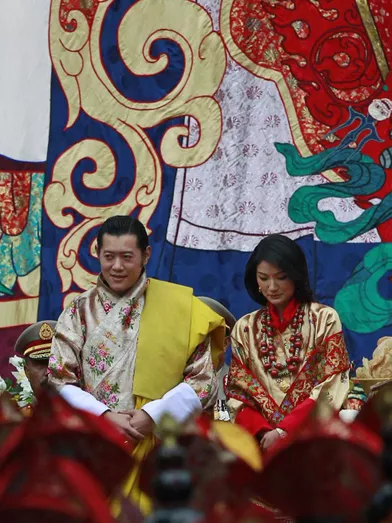 Le roi du BhoutanJigme Khesar Namgyel Wangchuck et Jetsun Pema, lors de la cérémonie de leur mariage, le 13 octobre 2011à Punakha