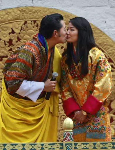 Le roi du BhoutanJigme Khesar Namgyel Wangchuck et la reine Jetsun Pema, à Thimphou le 15 octobre 2011