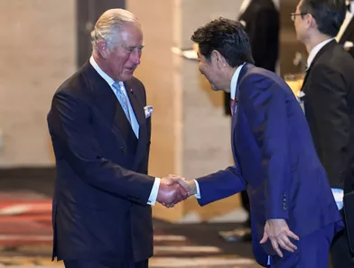 Le prince Charles et le Premier ministre japonais Shinzo Abe, à Tokyo le 23 octobre 2019