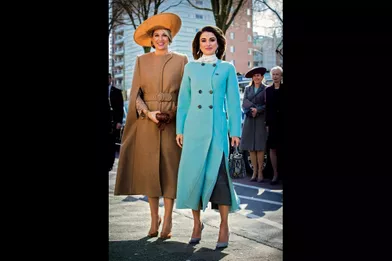 Les femmes d’affaires. L’une, Maxima, est reine des Pays-Bas, l’autre, Rania (à dr.), de Jordanie. Toutes deux ont travaillé dans des banques avant d’être couronnées.