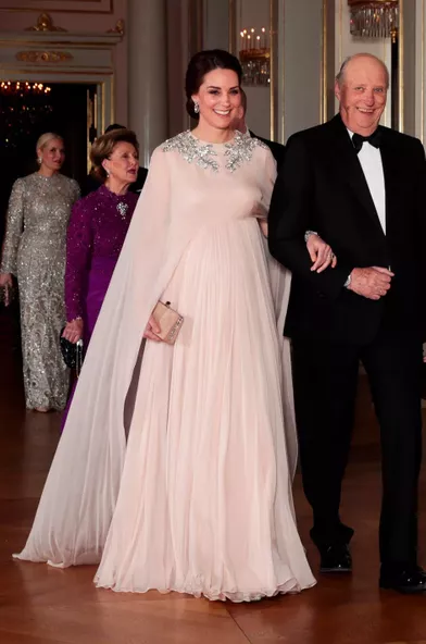 Kate Middleton, la duchesse de Cambridge, dans une robe Alexander McQueen, le 1er février 2018
