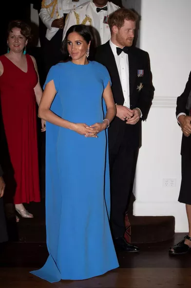 Meghan Markle, la duchesse de Sussex, dans une robe Safiyaa, le 23 octobre 2018
