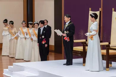 Naruhitoa accompli mercredi ses premières obligations en tant qu'empereur du Japon