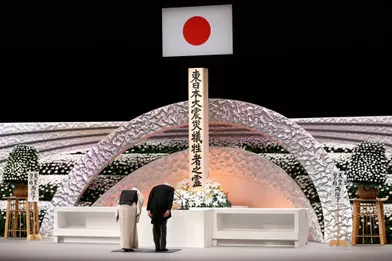 Poignante commémoration du tsunami pour Michiko et Akihito