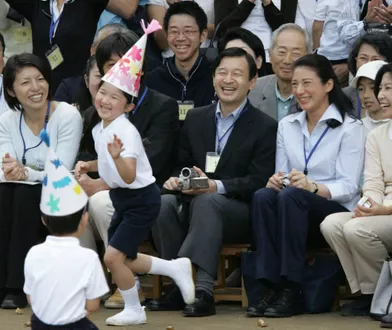 La princesse Aiko du Japon avec ses parents, le 6 octobre 2007