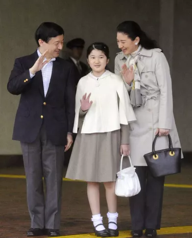 La princesse Aiko du Japon avec ses parents, le 3 mai 2012