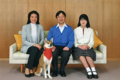 La princesse Aiko du Japon avec ses parents et son chien Yuri, le 11 février 2014