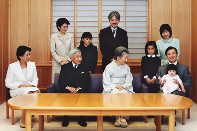La princesse Aiko du Japon avec la famille impériale, le 2 décembre 2002