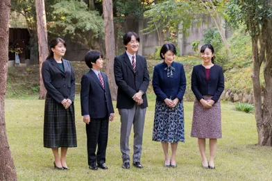 Le prince Fumihito d'Akishino du Japon avec sa femme la princesse Kiko, leurs filles les princesses Mako et Kako et leur fils le prince Hisahito. Photo réalisée le 15 novembre et diffusée le 30 novembre 2019 pour ses 54 ans