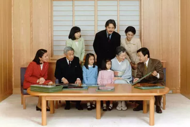 La princesse Mako du Japon avec la famille impériale, le 2 janvier 1999