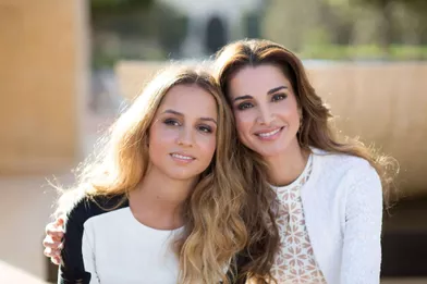 La reine Rania de Jordanie avec sa fille aînée la princesse Iman, en 2015 