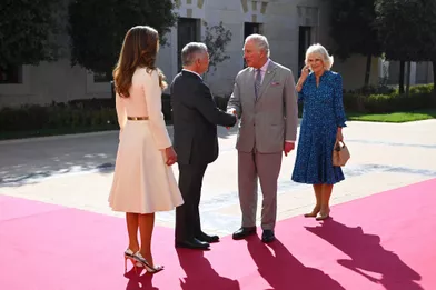 La reine Rania, le roi Abdallah II avec le prince Charles et la duchesse de Cornouailles Camilla à Amman, le 16 novembre 2021