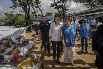 La reine Rania de Jordanie visite le camp de réfugiés de Kutupalong au Bangladesh, le 23 octobre 2017