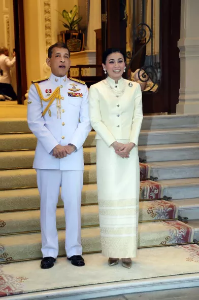 Le roi Maha Vajiralongkorn (Rama X) et la reine Suthida de Thaïlande à Bangkok, le 21 novembre 2019