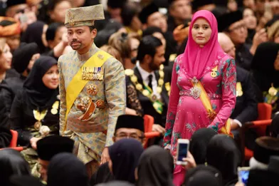 Le prince héritier du Sultanat de Brunei Al-Muhtadee Billah et sa femme la princesse Sarah à Bandar Seri Begawan le 5 octobre 2017