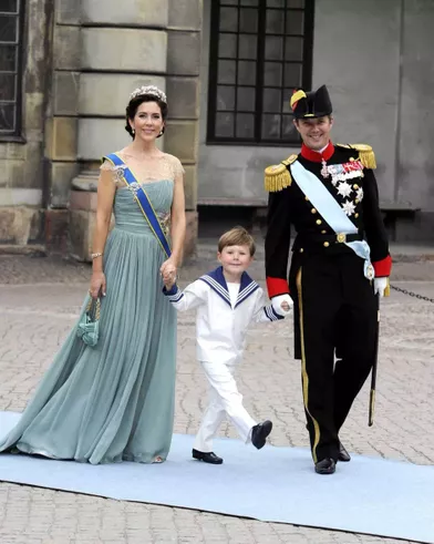 Le prince Christian de Danemark avec ses parents la princesse Mary et le prince héritier Frederik à Stockholm, le 19 juin 2010