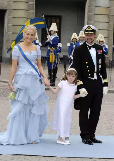 La princesse Ingrid Alexandra de Norvège avec ses parents la princesse Mette-Marit et le prince héritier Haakon à Stockholm, le 19 juin 2010