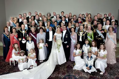 La princesse Catharina-Amalia des Pays-Bas, la princesse Ingrid Alexandra de Norvège et le prince Christian de Danemark au mariage de la princesse Victoria de Suède, leur marraine, à Stockholm le 19 juin 2010