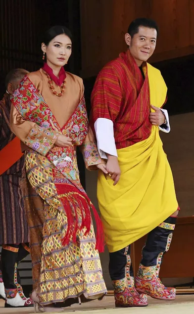 Le roi du Bhoutan Jigme Khesar Namgyel Wangchuck et son épouse la reine Jestsun Pema à Tokyo, le 22 octobre 2019