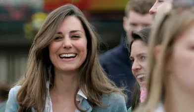 Le prince William (27 ans) et Kate Middleton (28 ans) sont déjà ensemble depuis sept ans. Il n'est donc pas étonnant que tout le monde se pose la question suivante : &quot;A quand les fiançailles ?&quot; En tout cas, on espère que ce sera pour bientôt.
