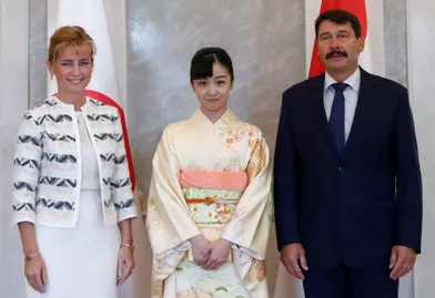 La princesse Kako du Japon avec le président hongrois et sa femme à Budapest, le 20 septembre 2019