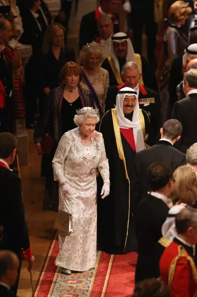 L'émir du Koweït, le cheikh Sabah al-Ahmad al-Sabah, avec la reine Elizabeth II à Windsor, le 27 novembre 2012 