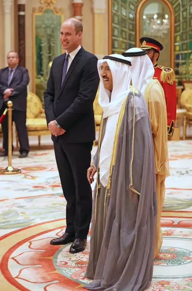L'émir du Koweït, le cheikh Sabah al-Ahmad al-Sabah, avec le prince William à Koweït City, le 2 décembre 2019